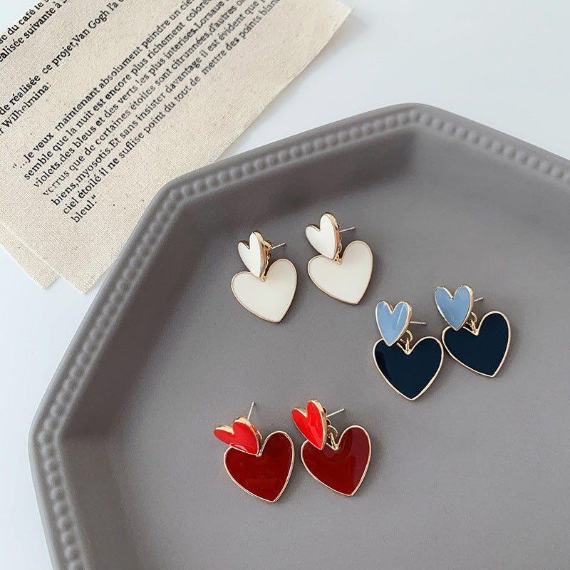 Pendientes colgantes de mujer esmaltados de aleación con forma de corazón lindo