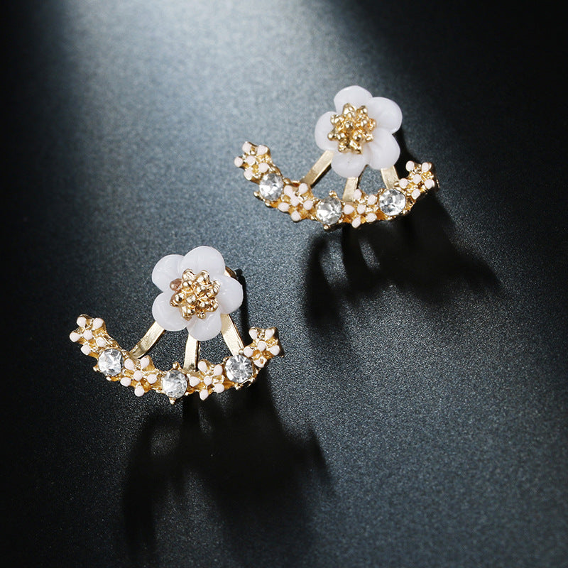 Pendientes colgantes de hojas asimétricas con corazón de cristal