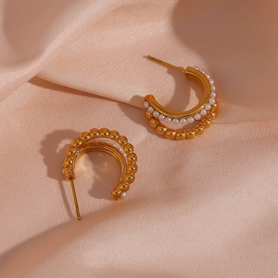 Pendientes chapados en oro de 18K con perlas artificiales de acero inoxidable 304 con incrustaciones de revestimiento en forma de C de estilo moderno