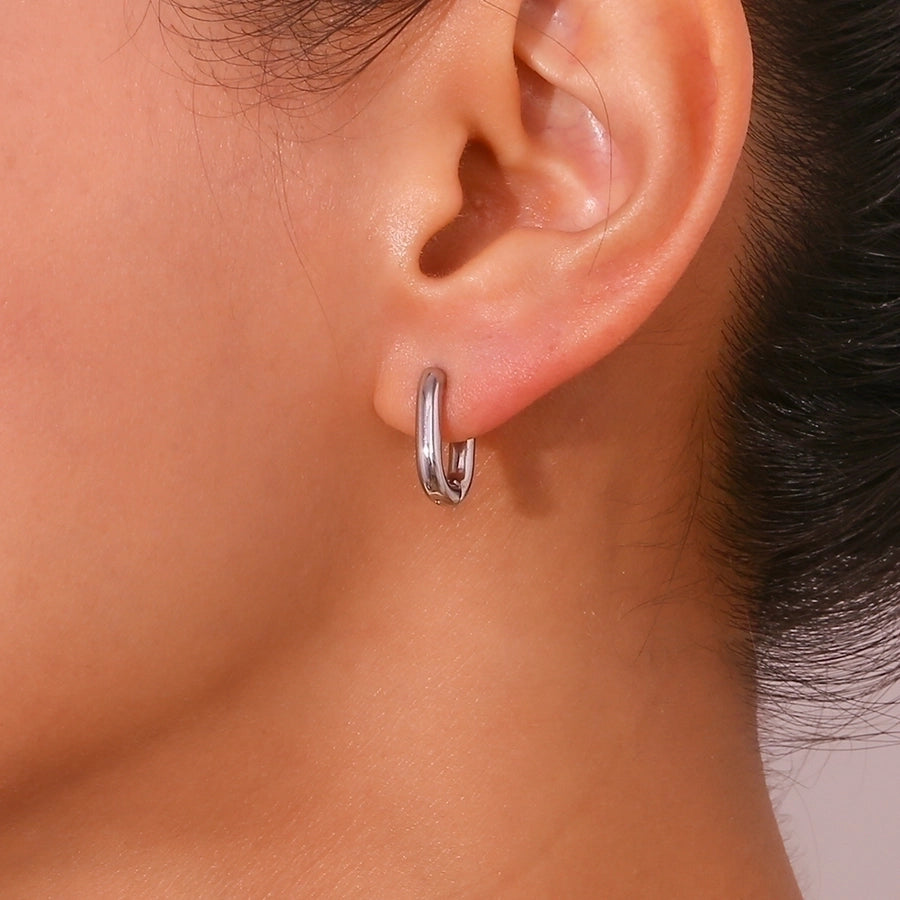 Pendientes chapados en oro de 18K de acero inoxidable 304 con revestimiento de color sólido de estilo simple