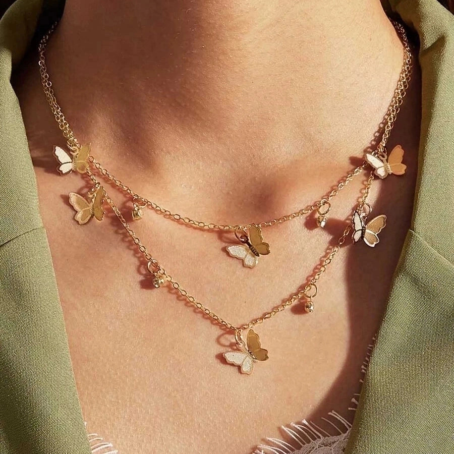collar de tres capas de aleación simple creativo con mariposa de diamantes de imitación con incrustaciones