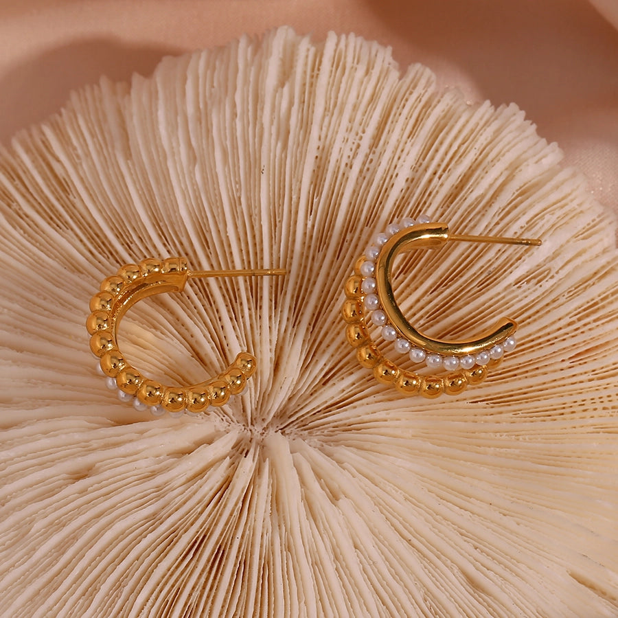 Pendientes chapados en oro de 18K con perlas artificiales de acero inoxidable 304 con incrustaciones de revestimiento en forma de C de estilo moderno