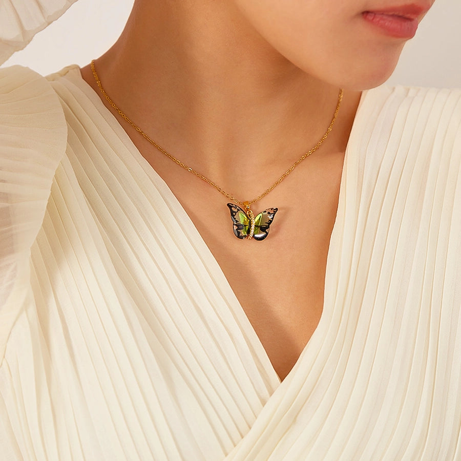 Collar con colgante de mujer con incrustaciones de cobre y plástico de acero inoxidable 304 de mariposa dulce estilo IG