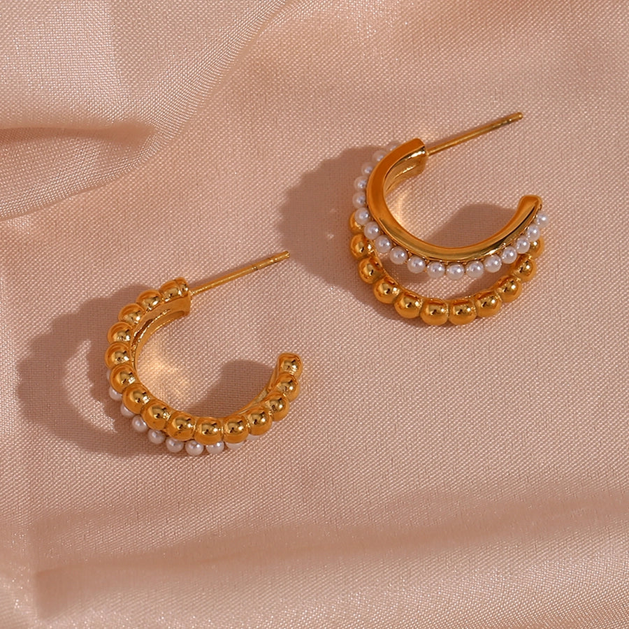 Pendientes chapados en oro de 18K con perlas artificiales de acero inoxidable 304 con incrustaciones de revestimiento en forma de C de estilo moderno