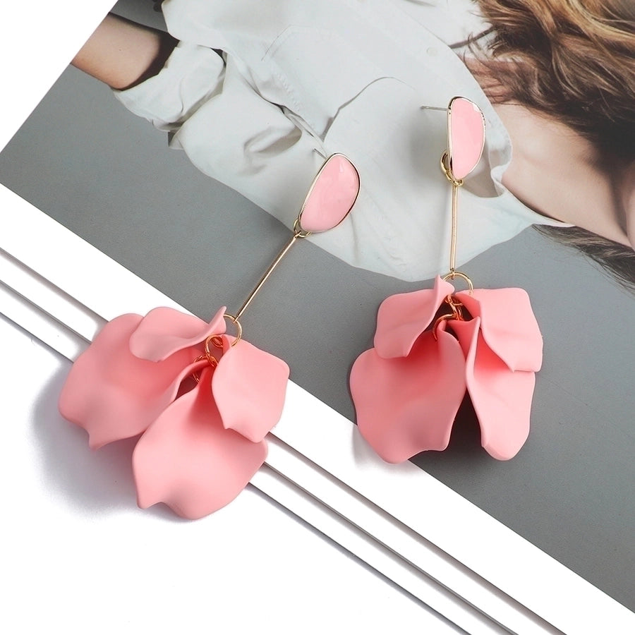 Pendientes colgantes acrílicos con revestimiento de flores de moda