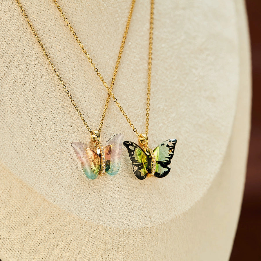 Collar con colgante de mujer con incrustaciones de cobre y plástico de acero inoxidable 304 de mariposa dulce estilo IG