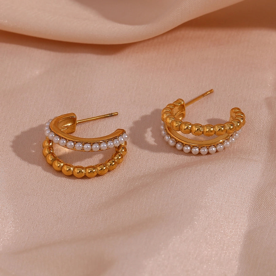 Pendientes chapados en oro de 18K con perlas artificiales de acero inoxidable 304 con incrustaciones de revestimiento en forma de C de estilo moderno