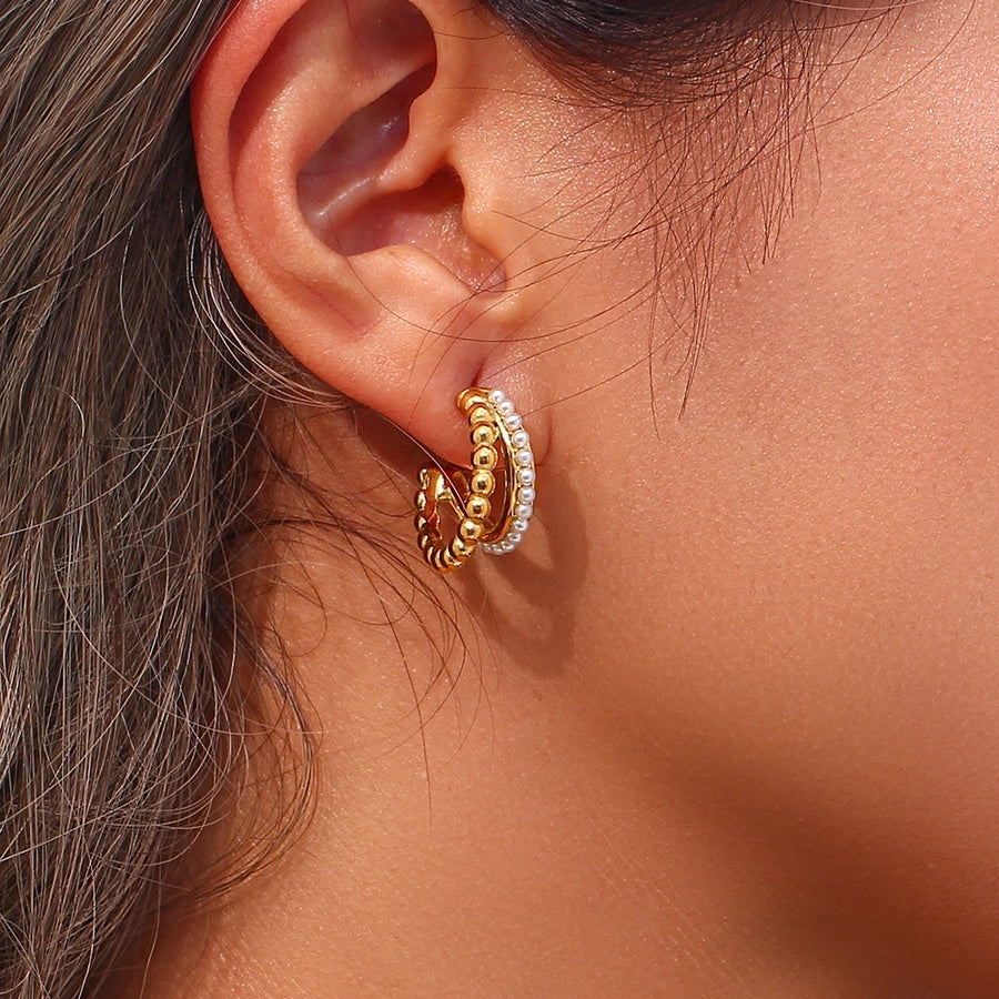 Pendientes chapados en oro de 18K con perlas artificiales de acero inoxidable 304 con incrustaciones de revestimiento en forma de C de estilo moderno