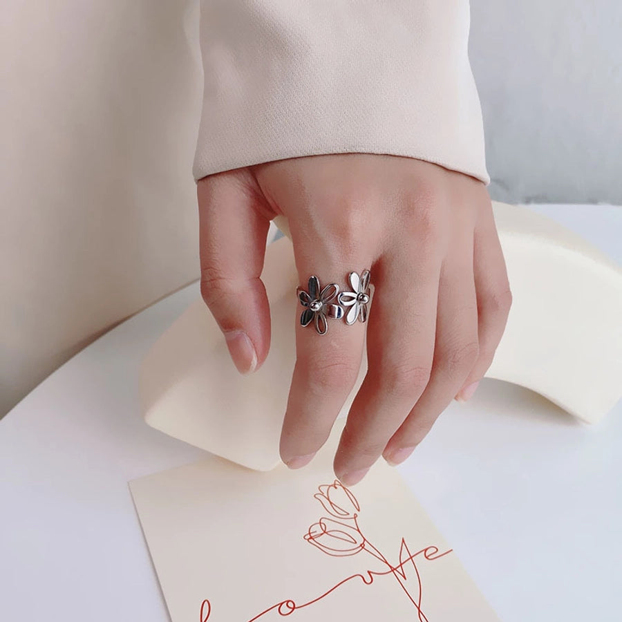 Anillos de acero de titanio con flor pulida linda chapada en oro de 18K