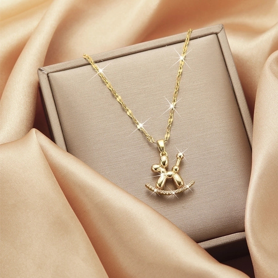 Collar con colgante chapado en oro con incrustaciones de acero de titanio y flor en forma de corazón