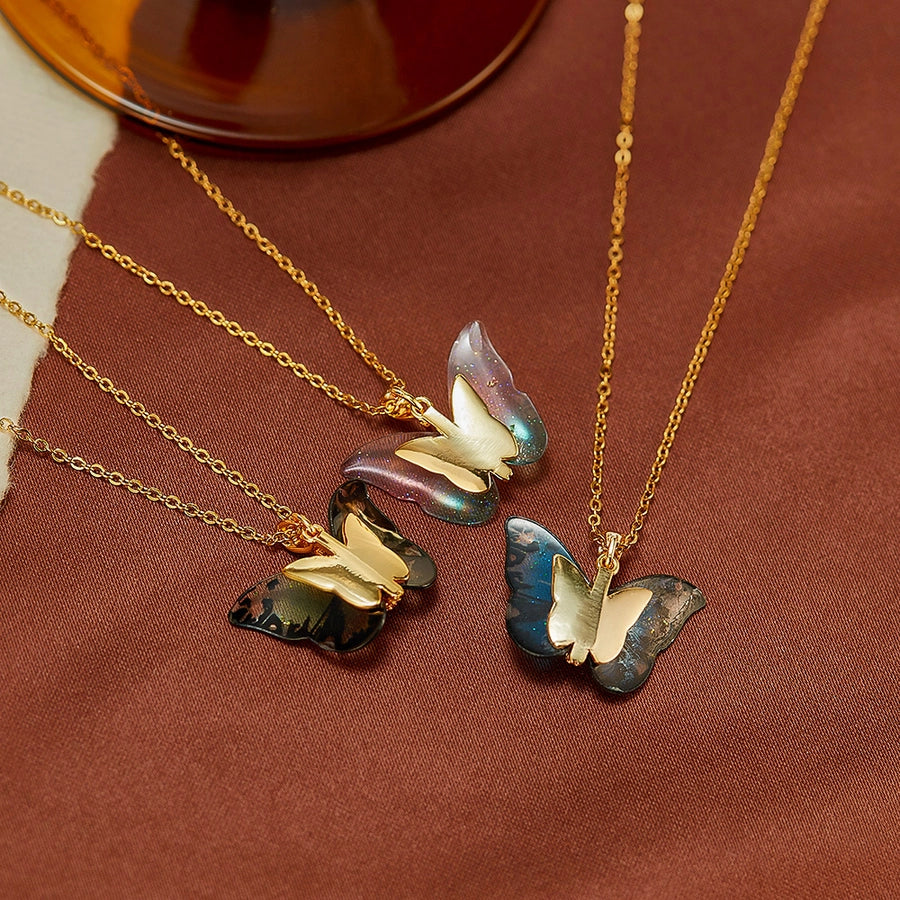 Collar con colgante de mujer con incrustaciones de cobre y plástico de acero inoxidable 304 de mariposa dulce estilo IG