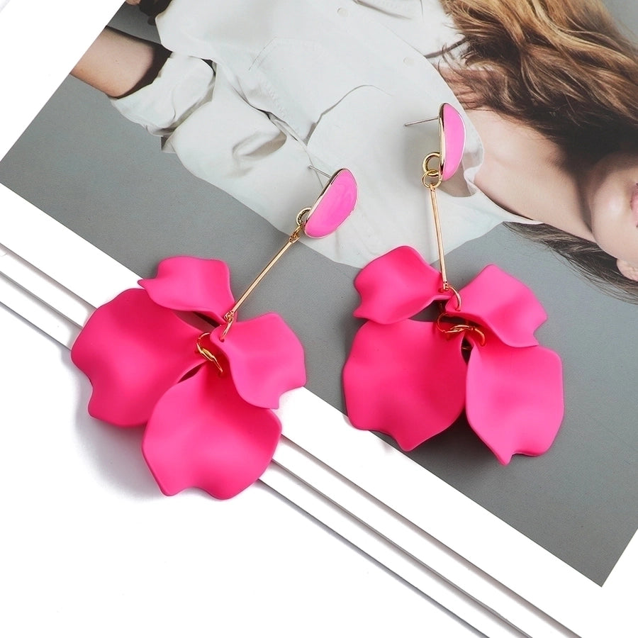 Pendientes colgantes acrílicos con revestimiento de flores de moda