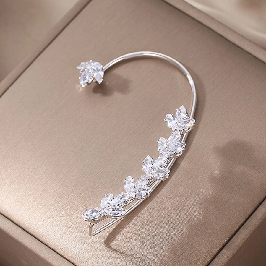 Clips para las orejas con incrustaciones de diamantes artificiales de aleación de mariposa estilo Hada de joyería
