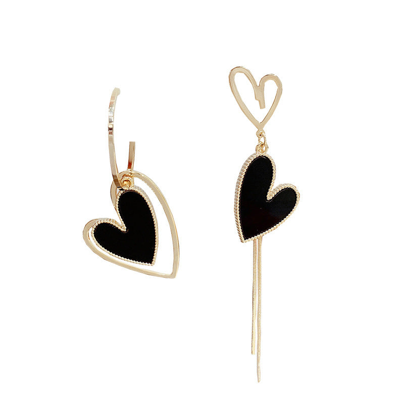 Pendientes de amor con borlas asimétricas