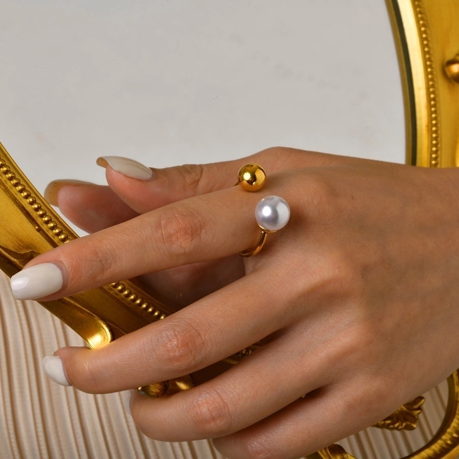 Anillo abierto de perlas artificiales redondas con incrustaciones de chapado en oro de 18 K de acero inoxidable 304