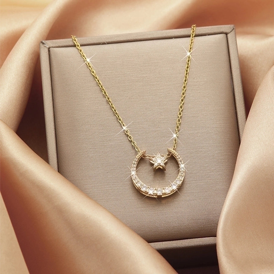 Collar con colgante chapado en oro con incrustaciones de acero de titanio y flor en forma de corazón