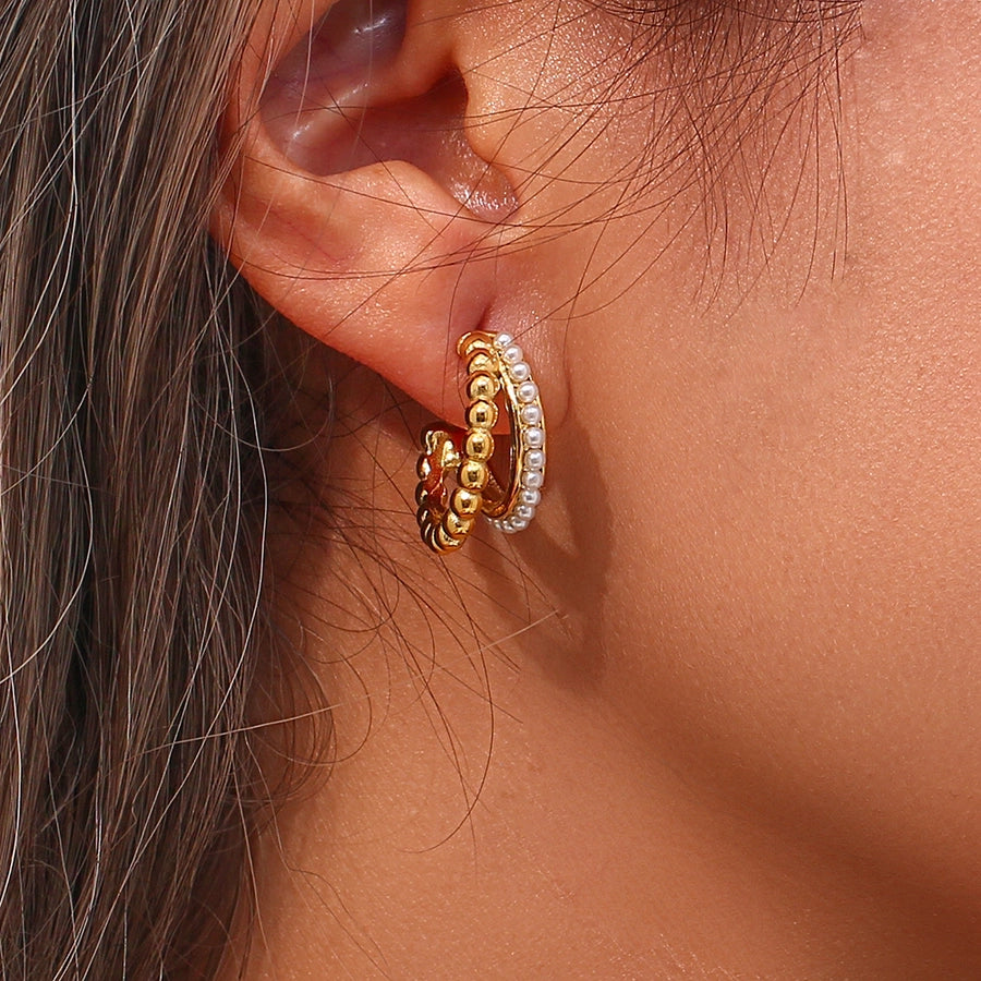 Pendientes chapados en oro de 18K con perlas artificiales de acero inoxidable 304 con incrustaciones de revestimiento en forma de C de estilo moderno